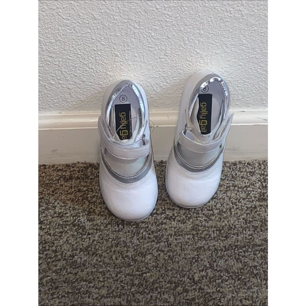 Vintage Gally Gait Genuine Leather Upper Kids White and Silver Shoes Size 8